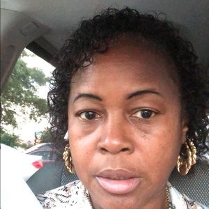 Meet your Posher, Gloria